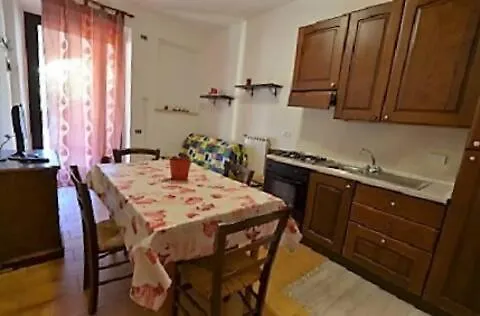 Trilocale In Campagna Con Giardino Rosso Apartment Collemezzano